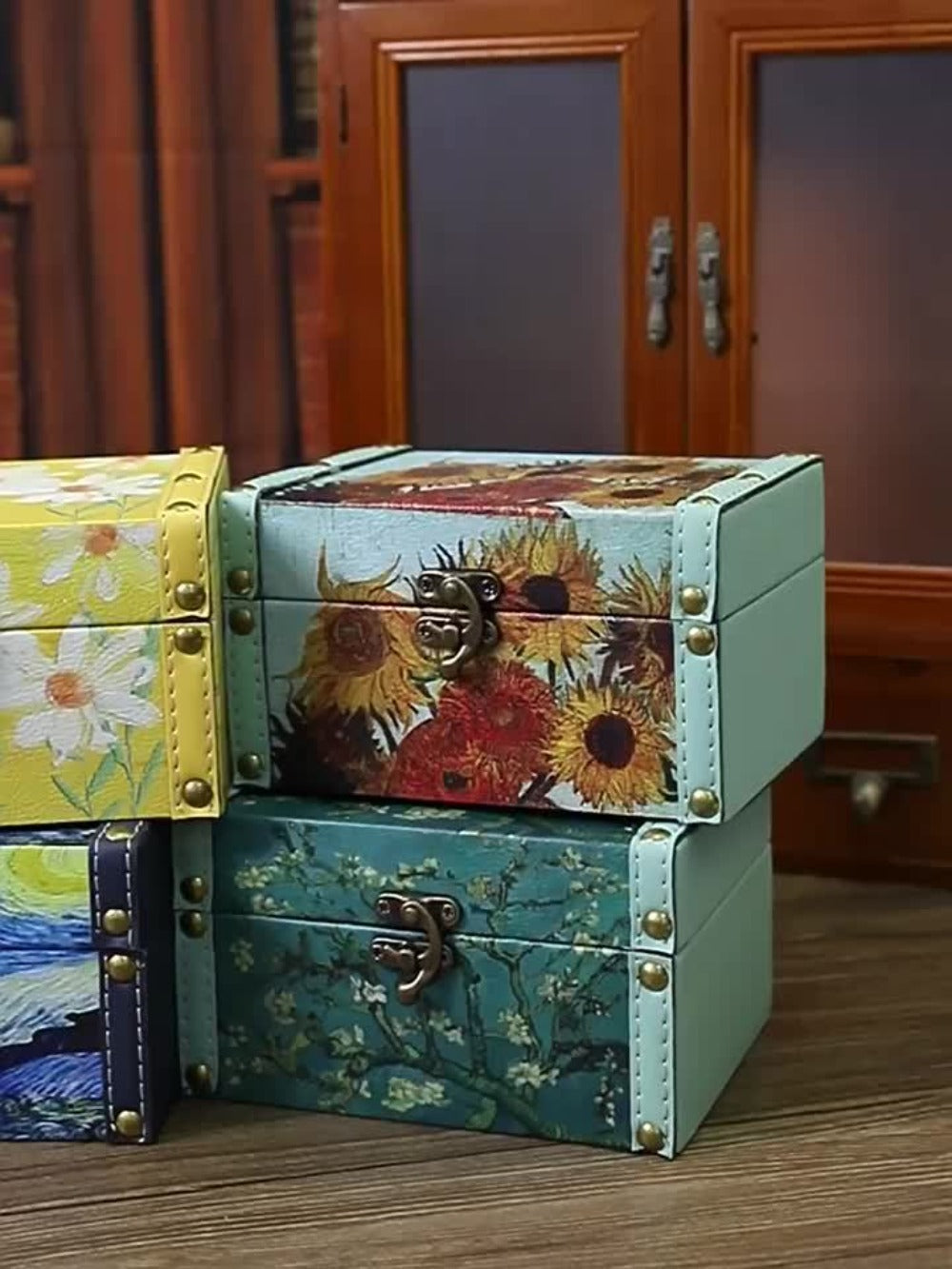 Wooden Storage Box with Lid Vintage Floral Design, Dust-Proof Decorative Trinket Box for Tabletop Jewelry Keepsake Organization